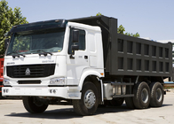 Las ruedas del camión volquete SINOTRUK HOWO 10 del volquete pueden cargar la arena 25-40tons o piedras