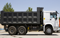 Las ruedas del camión volquete SINOTRUK HOWO 10 del volquete pueden cargar la arena 25-40tons o piedras