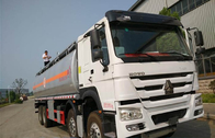 Euro del camión del tanque del aceite lubricante 8X4 LHD 2 336 camiones de petrolero del petróleo de HP