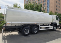 Compartimientos múltiples del × 4 del camión del tanque de aceite de Sinotruk Howo 25CBM 10Wheels 400Hp 6