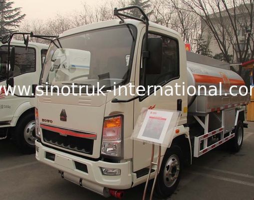Transporting Oil Tank Truck SINOTRUK HOWO 5-6CBM