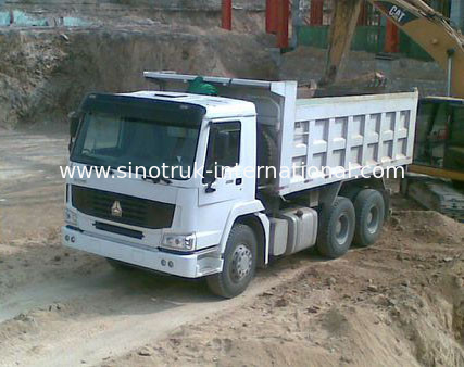 Camión volquete 6X4 336HP LHD 25-40tons 10-25CBM ZZ3257N3447A1 del volquete de SINOTRUK HOWO