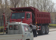 10 ruedas camión volquete de 70 toneladas con el taxi esquelético de alta resistencia unilateral