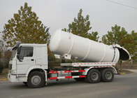Camión SINOTRUK HOWO de la succión de las aguas residuales para la empresa 20CBM LHD 336HP del saneamiento