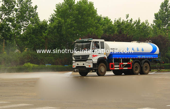 Camión 20CBM del espray de agua del camino con el acondicionador de aire