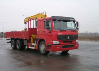 El camión de SINOTRUK montó el equipo de las grúas 12 toneladas de XCMG para levantar 6X4 290HP