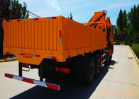 El camión de SINOTRUK montó el equipo de las grúas 12 toneladas de XCMG para levantar 6X4 290HP