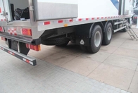 La caja del congelador de 30 toneladas refrigeró el camión de reparto para transportar verduras/las frutas