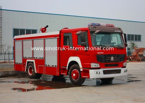 El cuerpo de bomberos de la emergencia del tanque de agua acarrea 12CBM LHD 290HP con las barandillas antis del resbalón