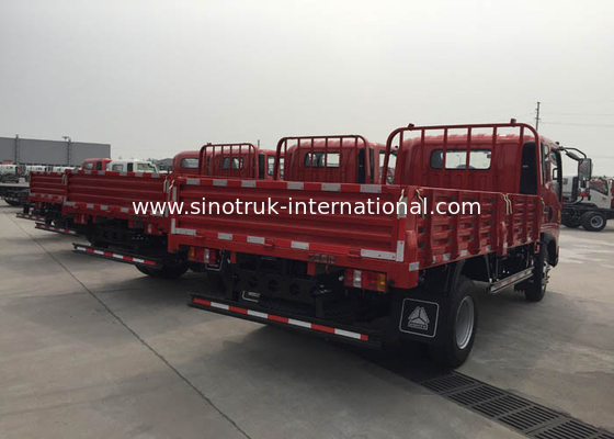 Camiones de poca potencia blancos de SINOTRUK que transportan las frutas de las verduras