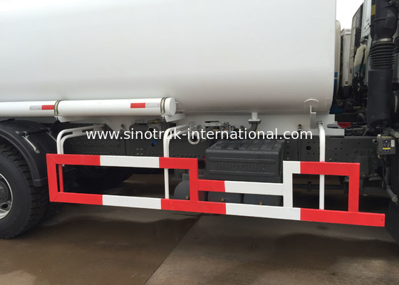 agua del camión del tanque de agua 20CBM SINOTRUK HOWO LHD 6X4 que asperja el camión del tanque ISO