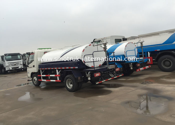 Camión del tanque de agua de la construcción de SINOTRUK HOWO 10CBM con el gigante de la rotación de 360 grados