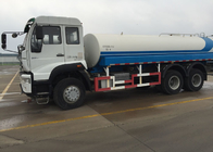 20CBM que asperja el euro 2 del camión SINOTRUK del camión del tanque de agua/del agua de la construcción