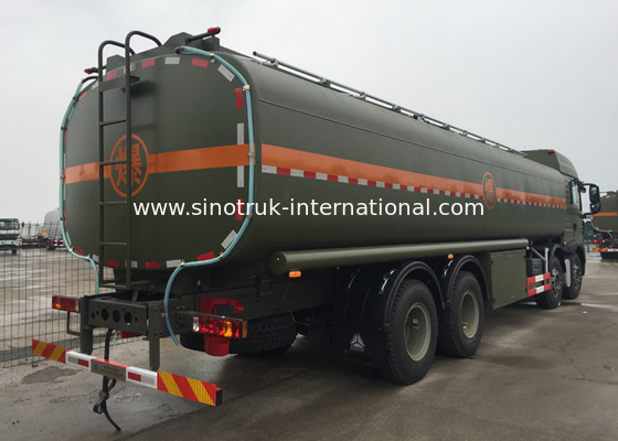 Camión de petrolero estable del combustible SINOTRUK HOWO 30 - 40 toneladas para el transporte 8X4 RHD del aceite