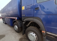 Euro 2 del camión 8x4 Lhd del depósito de gasolina de Sinotruk Howo 30-40cbm 420 caballos de fuerza