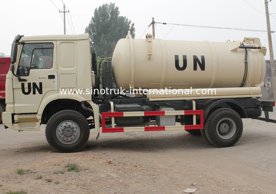 Camión 10000L LHD 4X2, camiones de la succión de las aguas residuales de SINOTRUK HOWO de la basura líquida