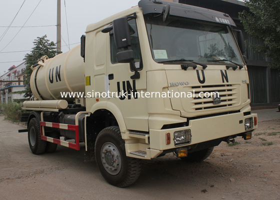Camión 10000L LHD 4X2, camiones de la succión de las aguas residuales de SINOTRUK HOWO de la basura líquida