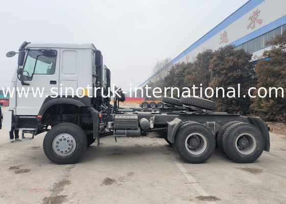 Sinotruk Howo Camión tractor Rhd Tracción en todas las ruedas 6 × 6 Weichai 400 hp Blanco