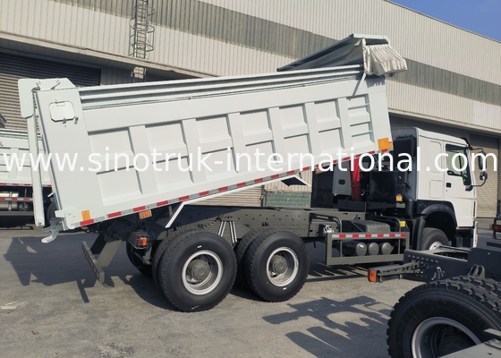 Sinotruk Howo camión de descarga con tirador 380hp 6 × 4 20CBM Blanco con lonas automáticas
