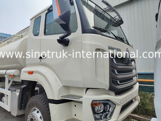 HOWO 25CBM 6*4 Camión tanque de petróleo 380HP Potente potencia de caballos Blanco