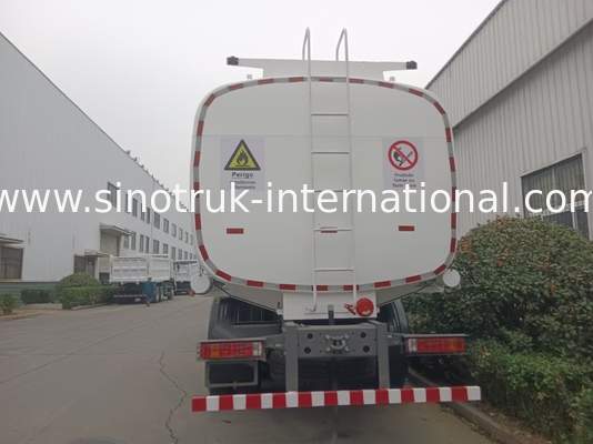 SINOTRUK HOWO camión de tanque de aceite rojo 400HP 8×4 12 ruedas de alta capacidad