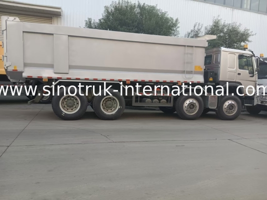 Camión con remache SINOTRUK HOWO 400HP 12 ruedas LHD 40 toneladas 30CBM ZZ3317V3567B1