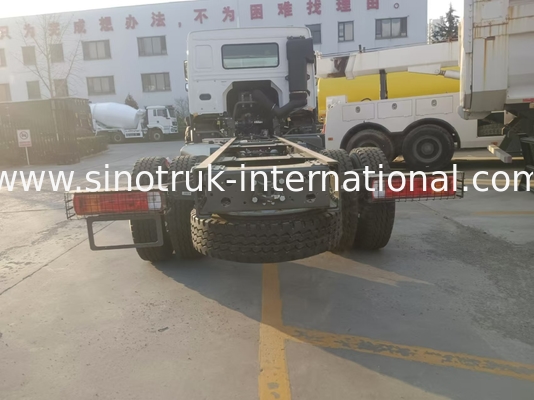 SINOTRUK HOWO Chasis de camión de carga de 16 a 20 toneladas 4x2 LHD 300 CV