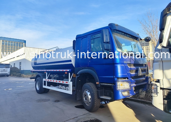 SINOTRUK HOWO 4x2 300 CV Chasis azul con carrocería de tanque de agua de 10m3