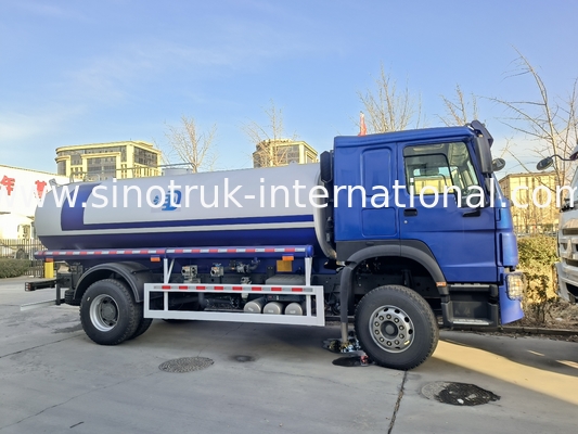 SINOTRUK HOWO Camión tanque de agua 4x2 RHD 300HP 10CBM para el transporte de agua duradera
