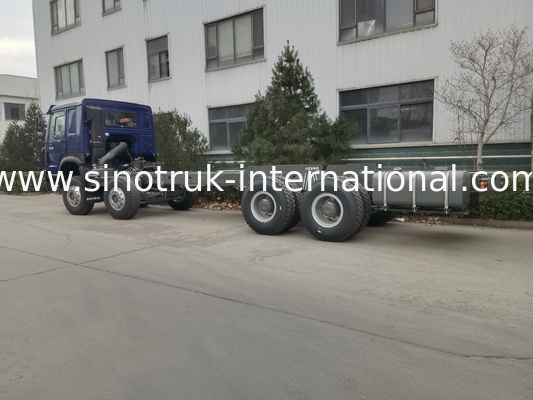 SINOTRUK HOWO Camión tanque de petróleo Chasis 400 CV 8X4 LHD 50 toneladas 40CBM