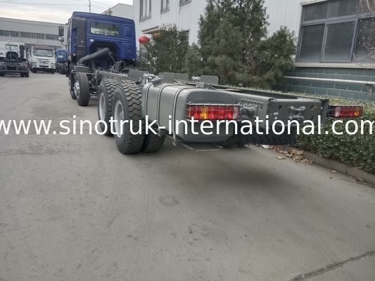 SINOTRUK HOWO Camión tanque de petróleo Chasis 400 CV 8X4 LHD 50 toneladas 40CBM