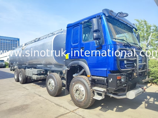 Camión de combustible LHD de carga pesada HOWO 8 * 4 400HP 40CBM Sistema de doble tanque para la distribución de combustible a larga distancia