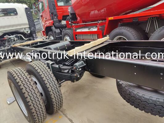 Chasis de camión de carga con volante a la izquierda HOWO 140HP con capacidad de carga de 8-12 toneladas