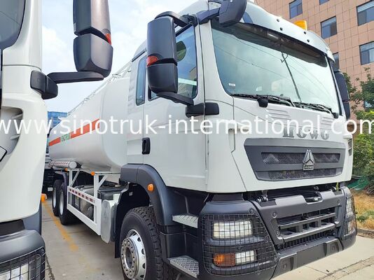 Blanco HOWO TX 6×4 camión de transporte de combustible 336HP 25CBM Tanque de combustible, el rendimiento de transporte estable