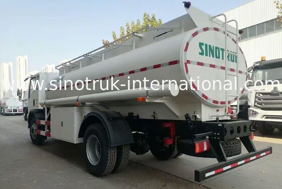 Camión cisterna de combustible HOWO 10CBM 4×2