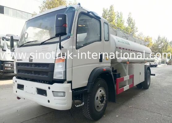 Camión cisterna de combustible HOWO 10CBM 4×2