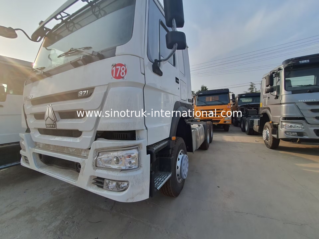 HOWO A7 Camión de tractor usado LHD 6X4 Euro 2 371 CV con dirección hidráulica asistida por potencia Blanco
