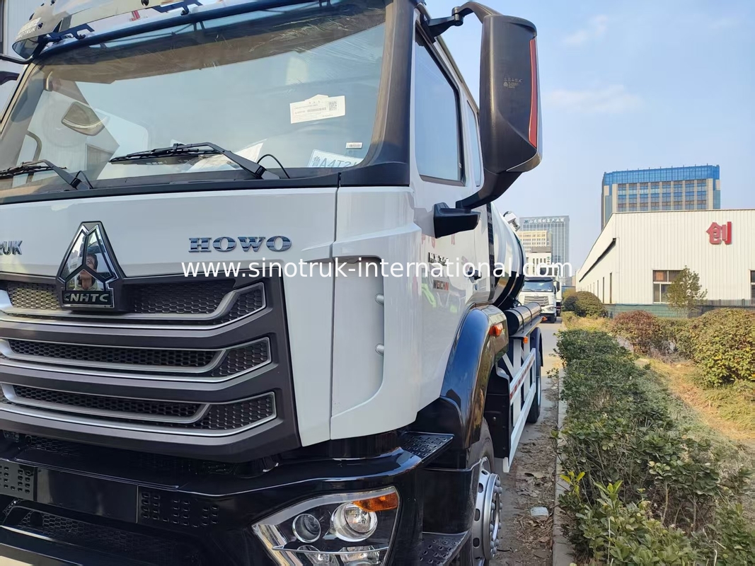 HOWO 300HP 10CBM 4x2 camión de succión de aguas residuales: gran potencia, limpieza de precisión y eficiencia sin igual