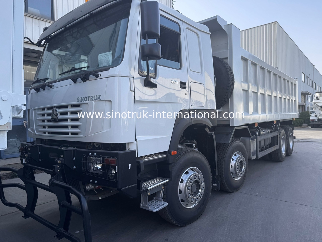 SINOTRUK HOWO 371HP Camión de descarga de tiradores Construcción Vieja cara delantera Bumper militar para áreas mineras