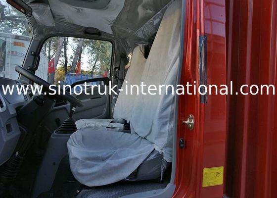 Red Light Duty Trucks SINOTRUK HOWO 4.5 Tons With 490Xichai Engine
