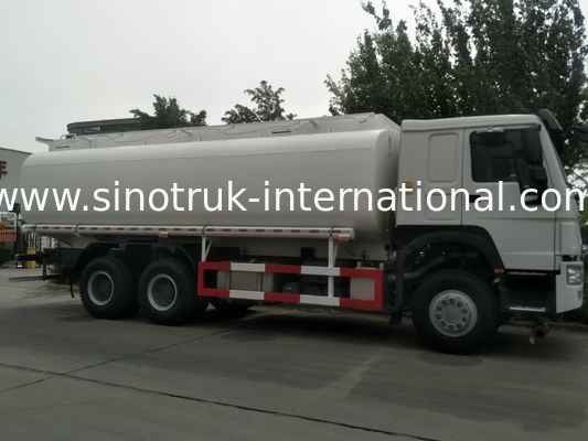 Blanco del camión del tanque de aceite de SINOTRUK HOWO 6X4 25CBM 10Wheels 400Hp