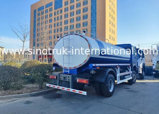SINOTRUK HOWO 4x2 300 CV Chasis azul con carrocería de tanque de agua de 10m3