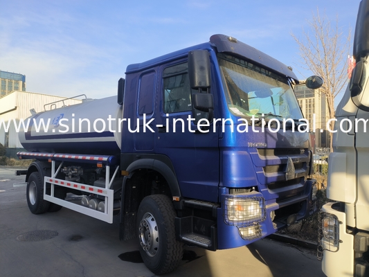 SINOTRUK HOWO Camión tanque de agua 4x2 RHD 300HP 10CBM para el transporte de agua duradera