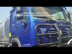 Camión de combustible LHD de carga pesada HOWO 8 * 4 400HP: Sistema de tanque doble 40CBM para la distribución de combustible a larga distancia