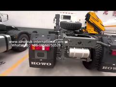 Camión tractor SINOTRUK HOWO Ghost Face cabina 6X6 Euro 2 430 HP Parachoques militar Blanco Para Ti